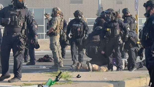 protest-agressive-mgraw-frame-11539.jpg 