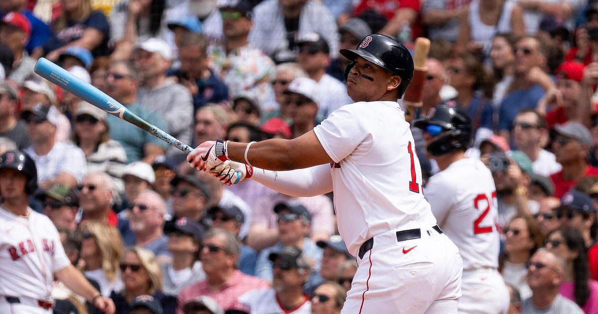Red Sox reportedly trade Rafael Devers to Giants 