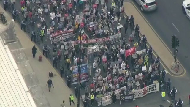 Man impersonates officer during Chicago ICE protest 