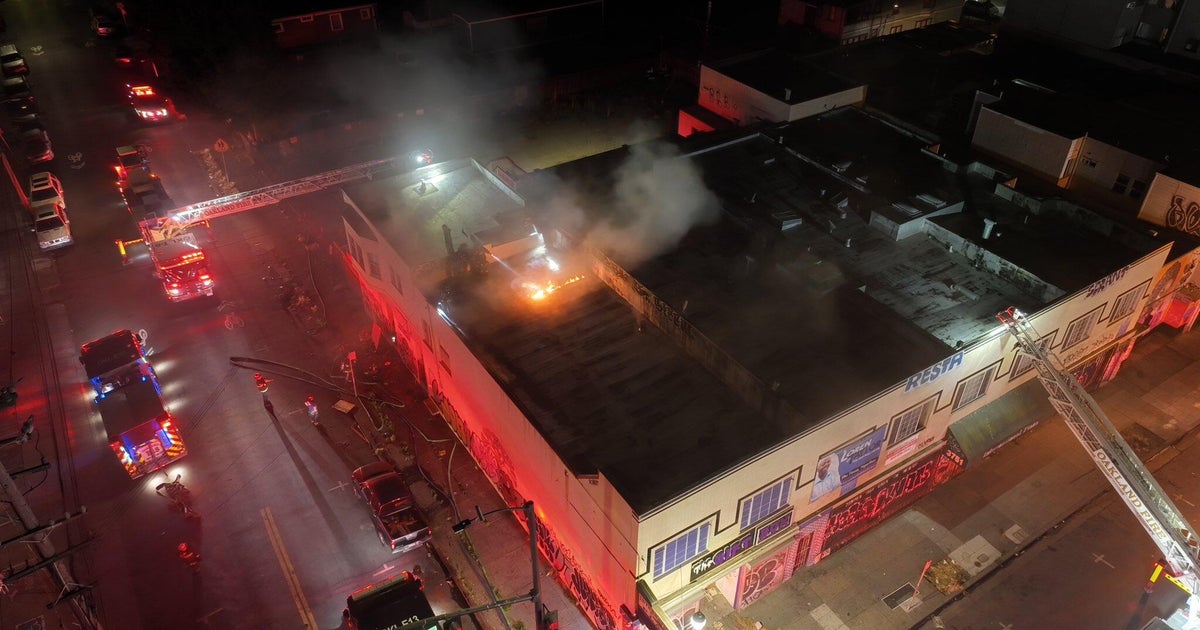 Dozens of Oakland firefighters respond to fire on International Boulevard 