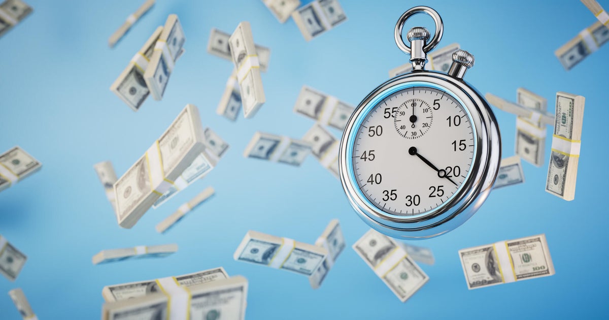 Is a high-yield savings account worth it in today's economy? Here's what savings experts think. 