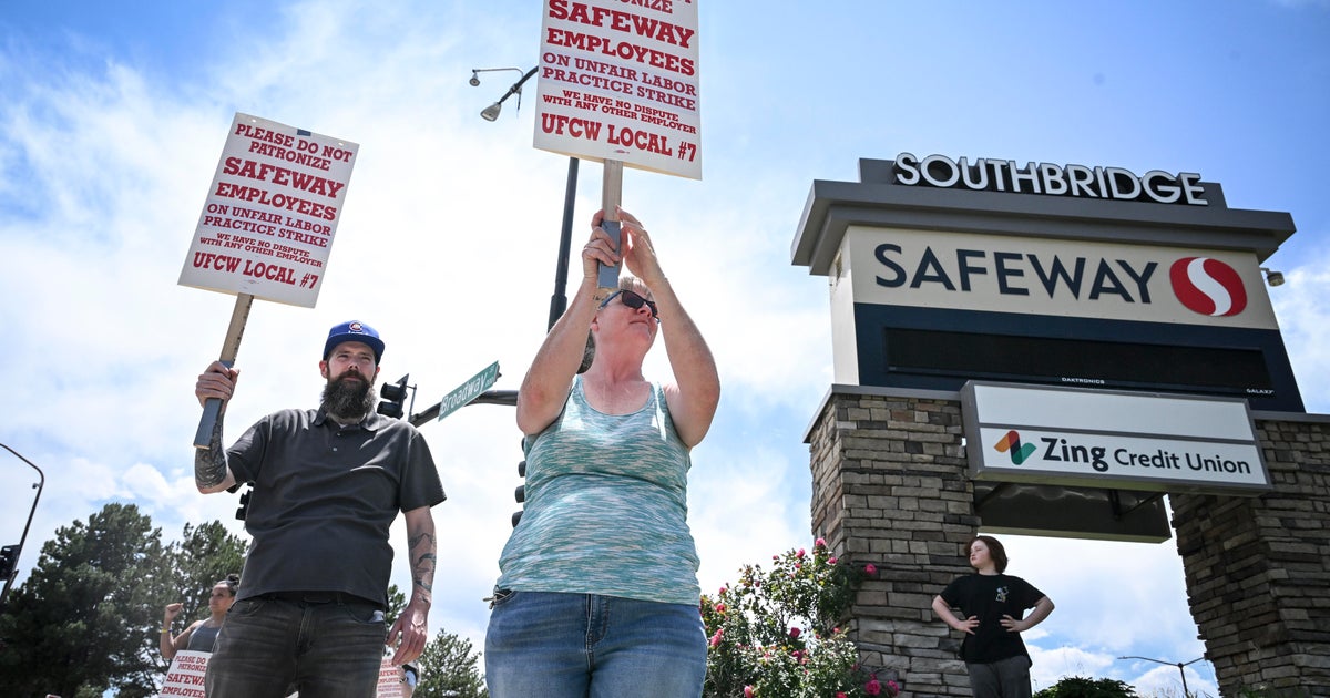 Colorado Safeway strikes expand to Castle Rock and Littleton 