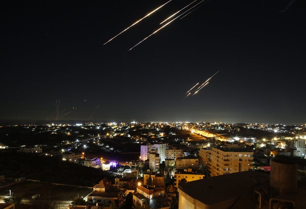 Iran launches new retaliatory attack on Israel with 25 missiles