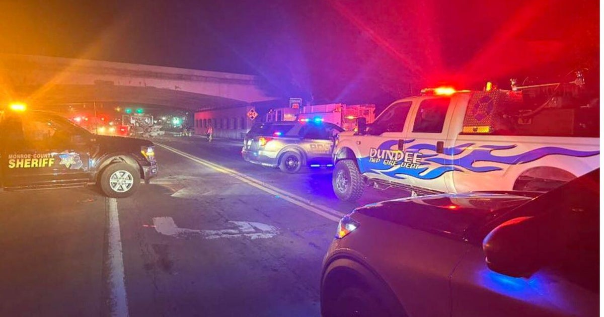 Truck boom strikes highway bridge in Dundee, closing M-50 for a couple of hours
