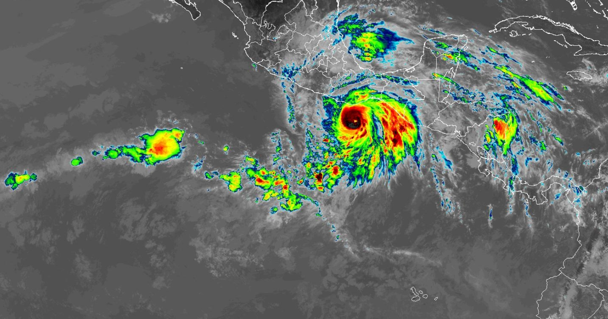 Maps show Hurricane Erick's projected path toward Mexico