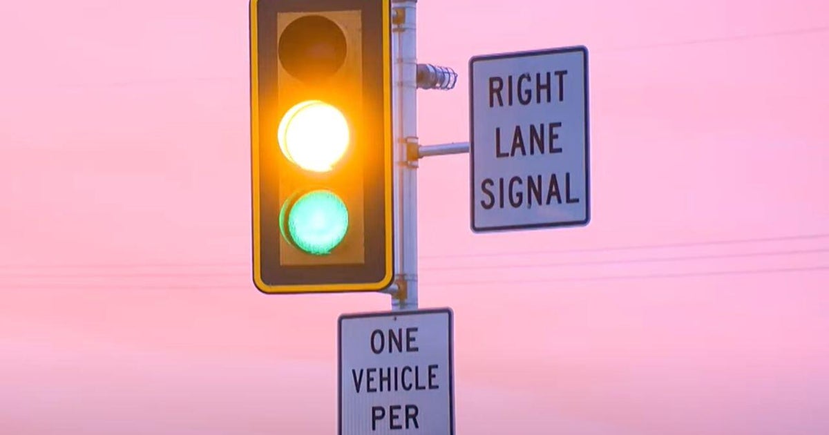 Ramp metering traffic lights begin on I-96 in Oakland County 