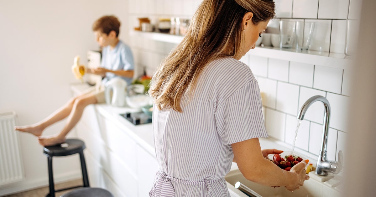 How moms are impacted more by household management 