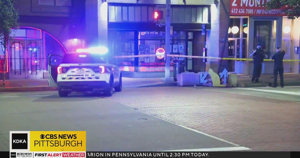 Man in critical condition after downtown stabbing - CBS Pittsburgh