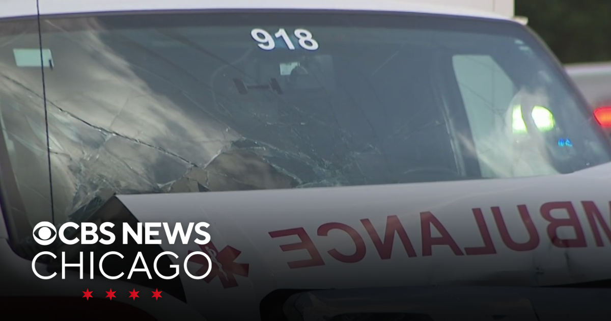 6 people hurt in CTA bus-ambulance crash in Chicago's South Loop - CBS ...