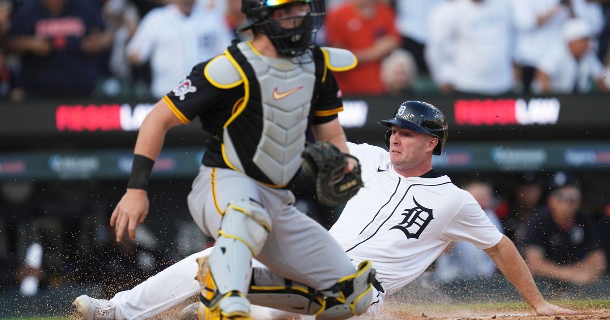 Pirates beat Tigers 8-4 to earn doubleheader split 