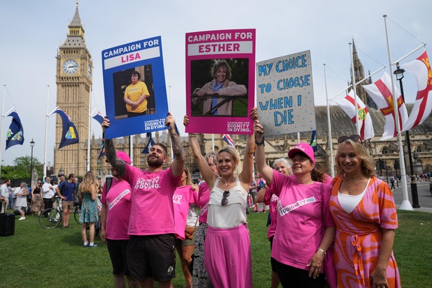 U.K. lawmakers back assisted dying bill that would allow terminally ill adults to choose to end their lives BRITAIN-EUTHANASIA-PROTEST-POLITICS-HEALTH-RIGHTS