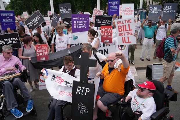 BRITAIN-EUTHANASIA-PROTEST-POLITICS-HEALTH-RIGHTS 