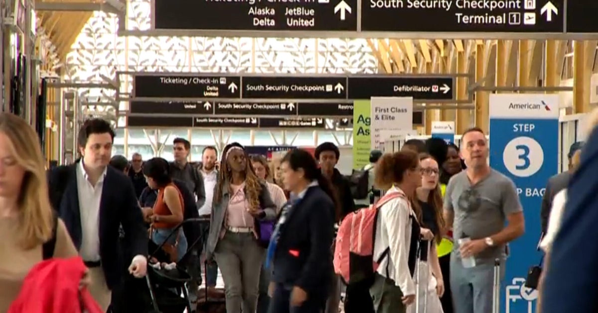 Las Vegas'tan Tokyo'ya, 72 milyon Amerikalı'nın dört Temmuz için yola ve gökyüzüne çarpacağı tahmin ediliyor