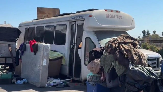 oakland-homeless-camp.jpg 