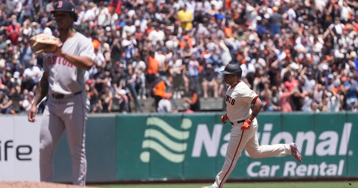 Devers homers against his former team as Giants beat Red Sox 3-2 