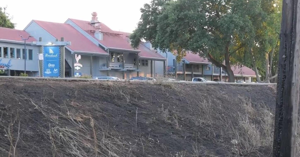 Grass fire shuts off power at Sacramento's Riverbank Marina, impacting businesses 