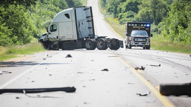 Semi-crash near Woodstock 