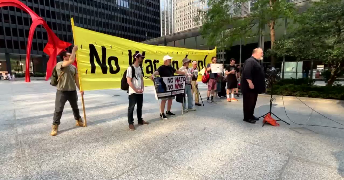 Protesters gather in downtown Chicago, voice opposition to U.S. strikes on Iran 