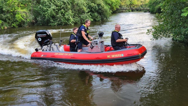 ann-arbor-fire-department-rescue-boat.jpg 