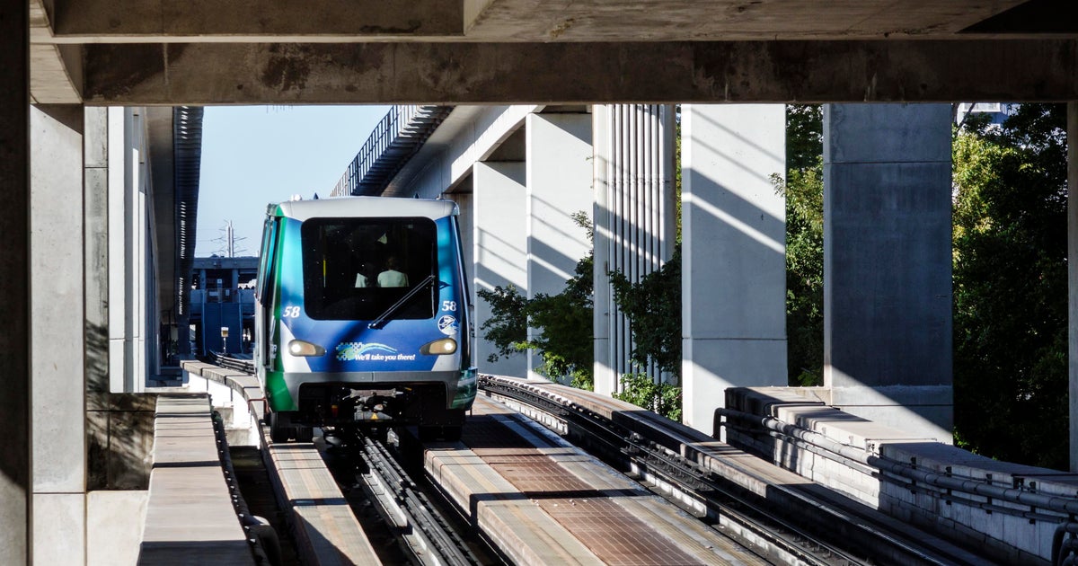 Suspicious package prompts evacuation at Miami-Dade Government Center, disrupts rail service
