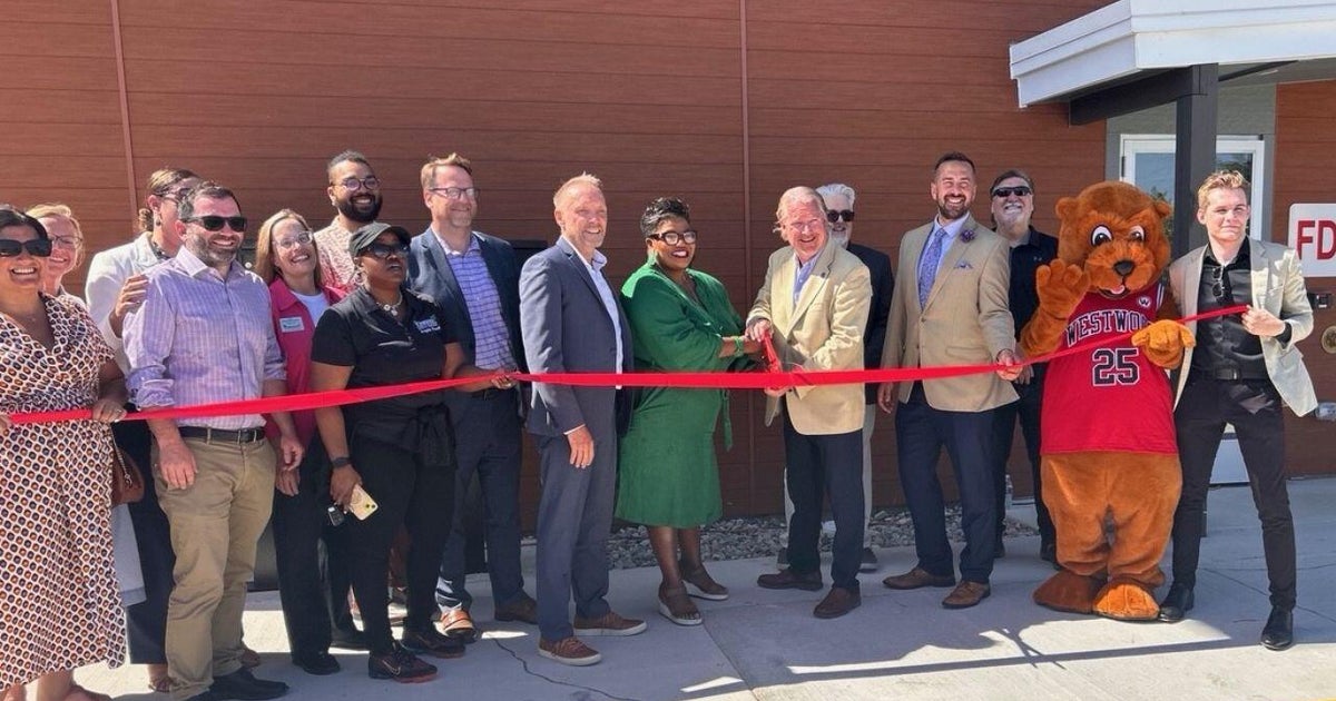 Oakland County officials introduce new apartment complex in Pontiac 