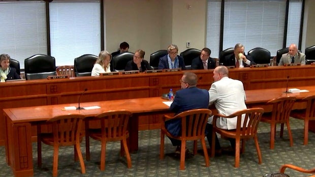 house-committee-meeting-slider.jpg 