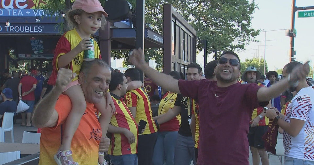 Fans of Chelsea, Espérance brave heat in Philly for Club World Cup match 