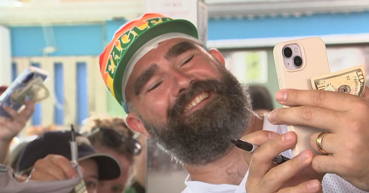 Jason Kelce's annual celebrity bartending event takes over Sea Isle City 