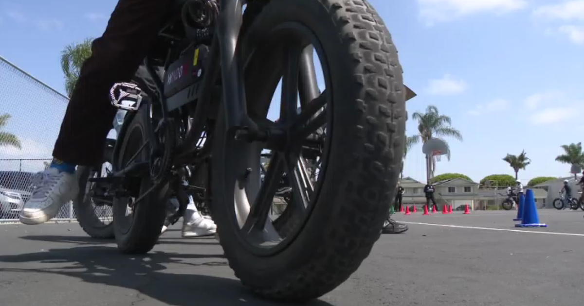 Huntington Beach's e-bike program seeks to educate riders, drop staggering amount of accidents 