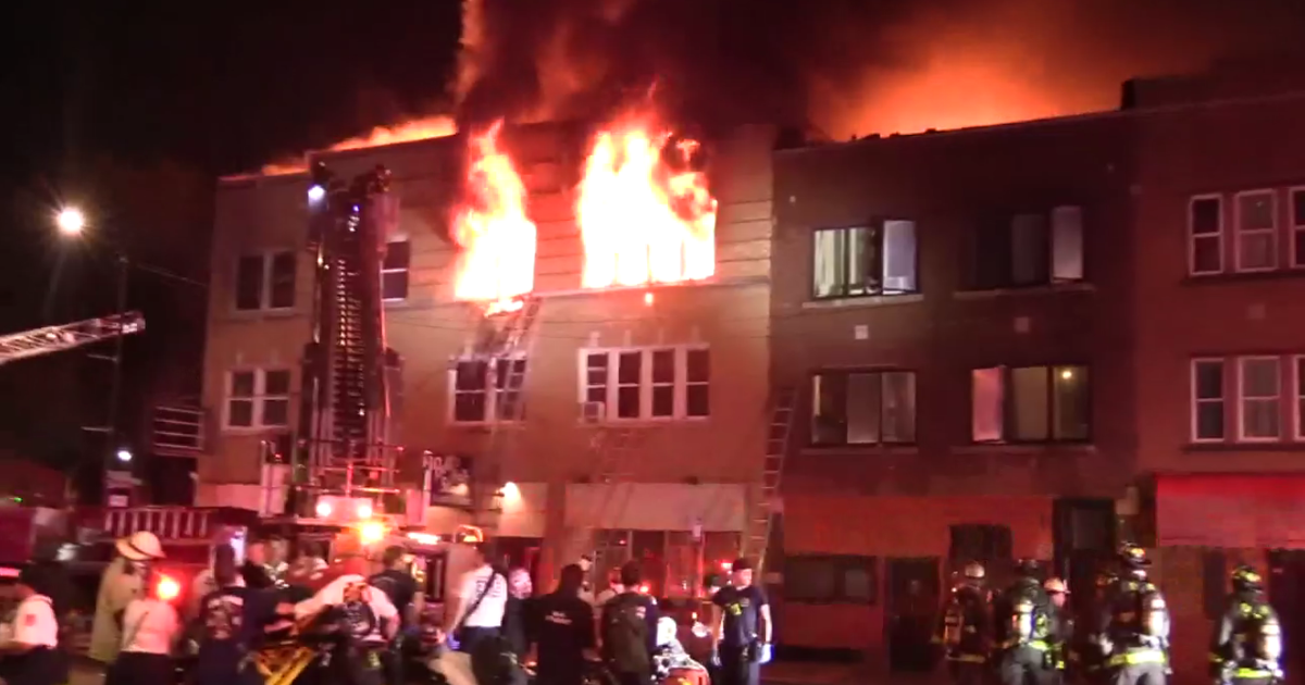 3 dead, at least 3 injured in West Side apartment building fire 