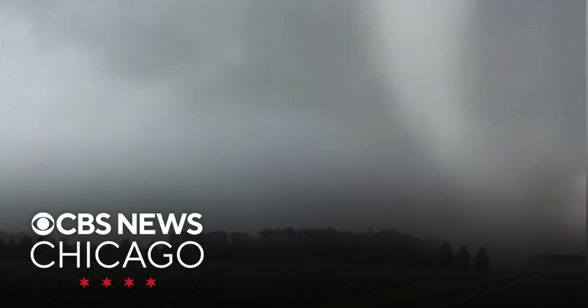 Storm chaser gets up close look at tornado in Minnesota - CBS Chicago