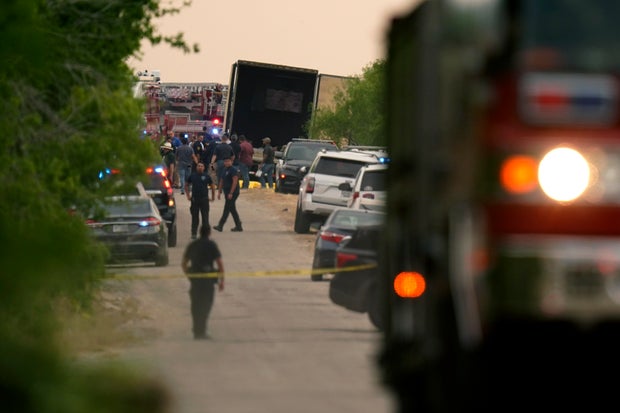 Texas Migrants Tractor Trailer