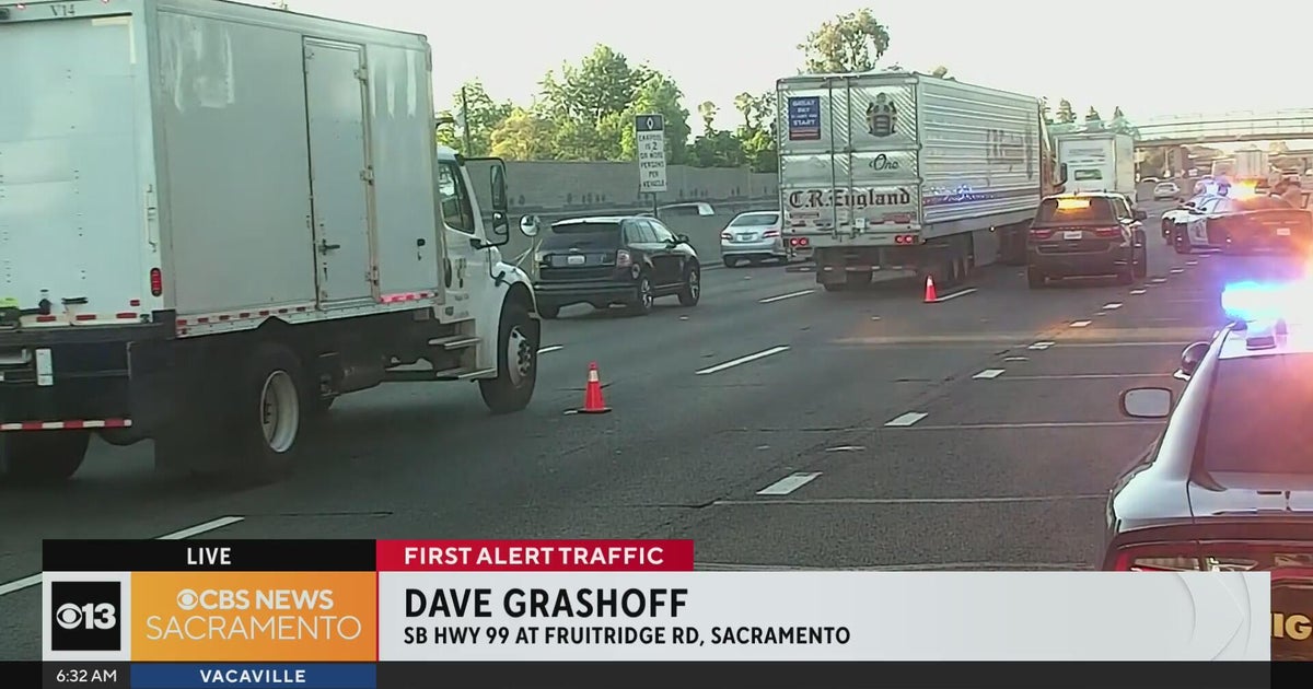 Deadly crash on Highway 99 in Sacramento - CBS Sacramento