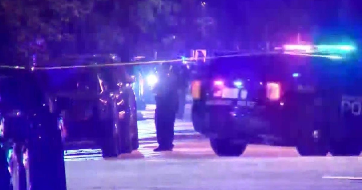 Two Milwaukee police officers shot while responding to call 