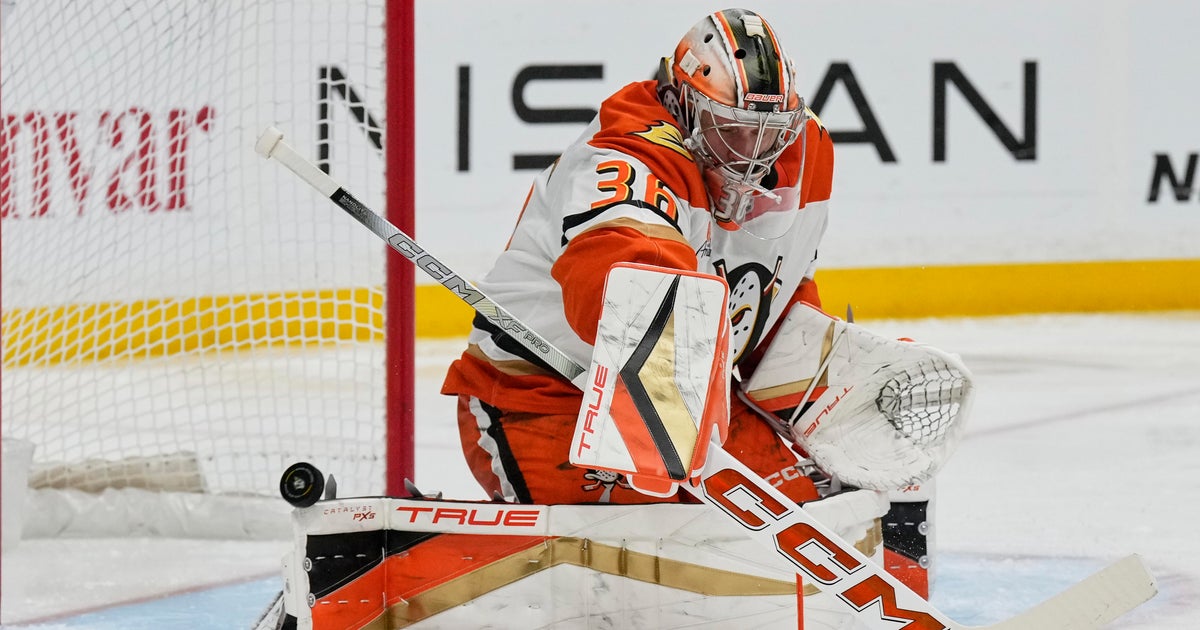 Detroit Red Wings acquire goalie John Gibson from Anaheim Ducks in trade 