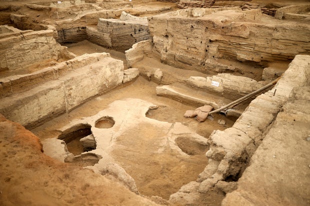 A 8,600 year-old bread is found during excavation in Catalhoyuk 