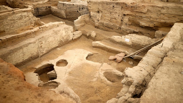 A 8,600 year-old bread is found during excavation in Catalhoyuk 