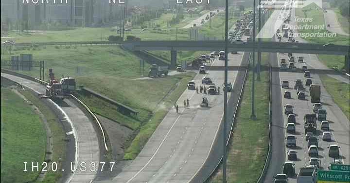 I-20 at US-377 in Benbrook reopen after early morning crash 