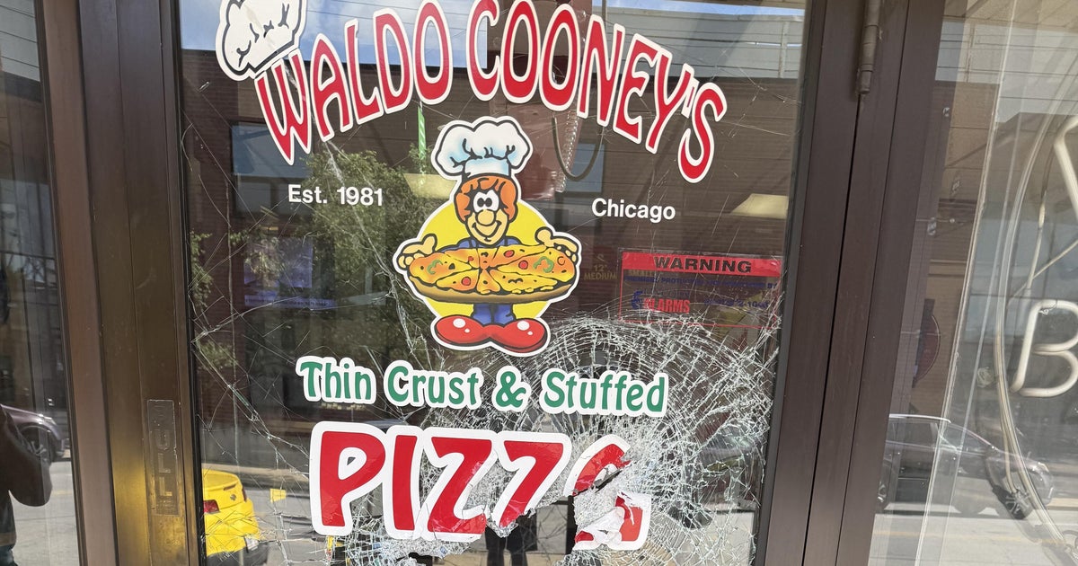 Burglars steal ATMs from 3 businesses on Chicago's South Side 