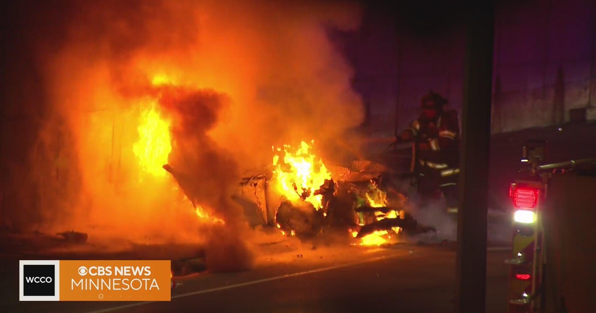 Car fire shuts down part of I-94 near downtown Minneapolis - CBS Minnesota