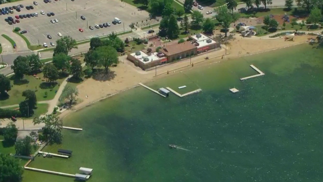 crystal-lake-main-beach.png 
