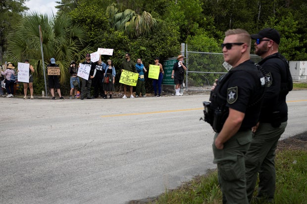 People protest against the development of "Alligator Alcatraz" in Everglades 
