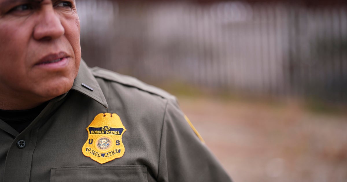 Unlawful crossings along southern border reach new historic low