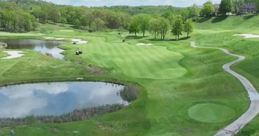Diamond Run's 15th hole is part of a 4-hole stretch that mixes challenge with scenery 