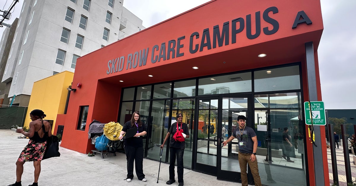 In a nation growing hostile toward homelessness, L.A. tries harm reduction 