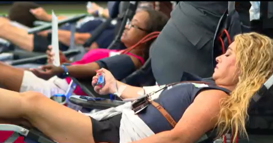 Cowboys fans flock to AT&T Stadium for blood drive with Carter BloodCare 