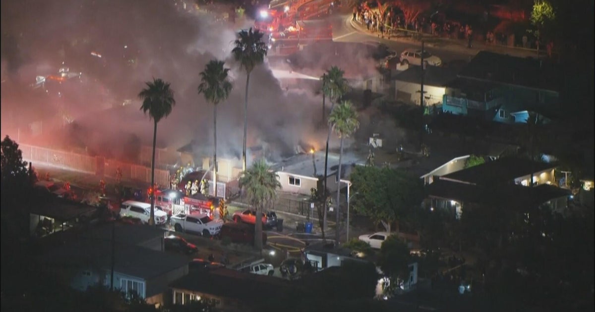 3 homes catch on fire in Pacoima, fireworks active nearby 