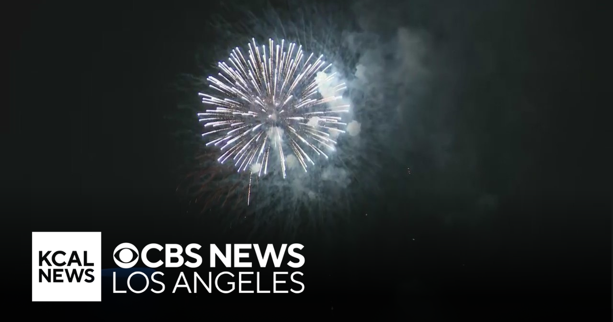 Fireworks on the Fourth of July light the sky above Simi Valley - CBS ...