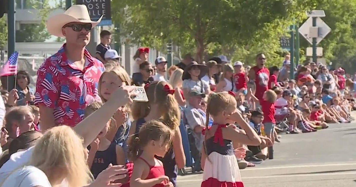 Thousands celebrate Independence Day in Roseville with comfortable temperatures 