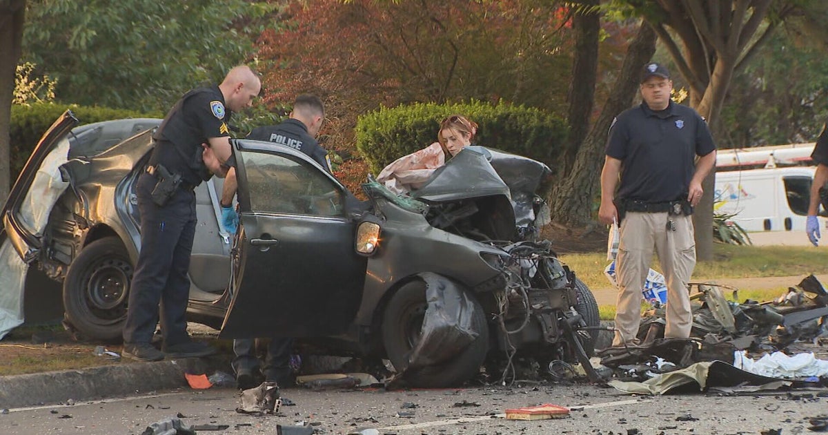2 people killed, 1 injured in head-on car crash in Milton 